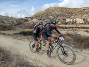 Javi Cantó y Rafa Micó ganadores de la Titan Desert 2020 en la categoría de Tándem