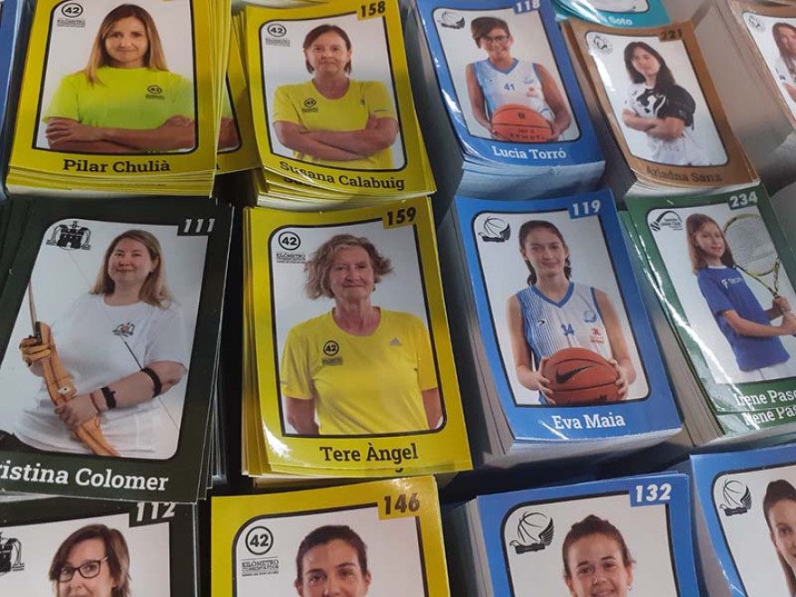 La Universitat Politècnica de València premia l’àlbum de cromos de dones esportistes d’Ontinyent