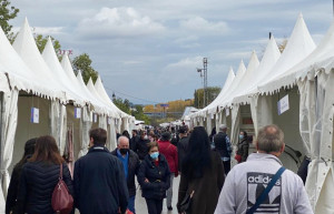 La Fira d’Ontinyent supera el mal oratge i atrau  milers de visitats de tota la Comunitat Valenciana