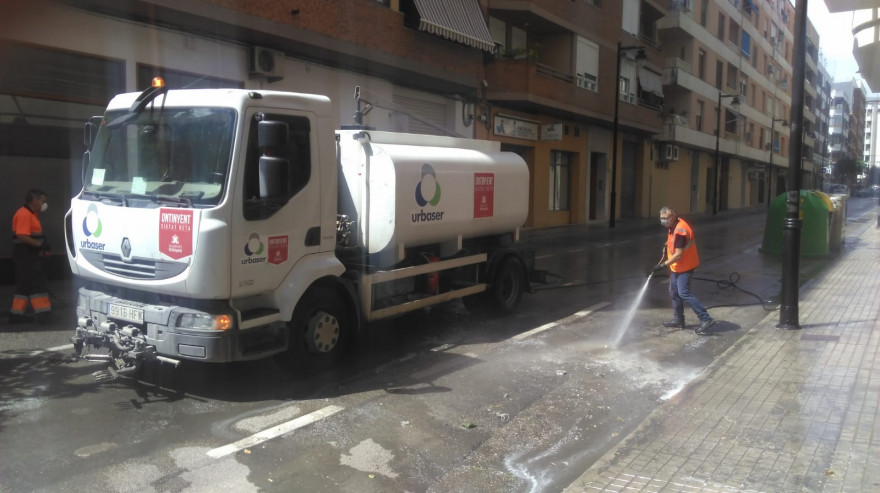 Ontinyent inicia una neteja i desinfecció de tots els carrers del casc urbà de cara a l&#039;estiu i la “nova normalitat”