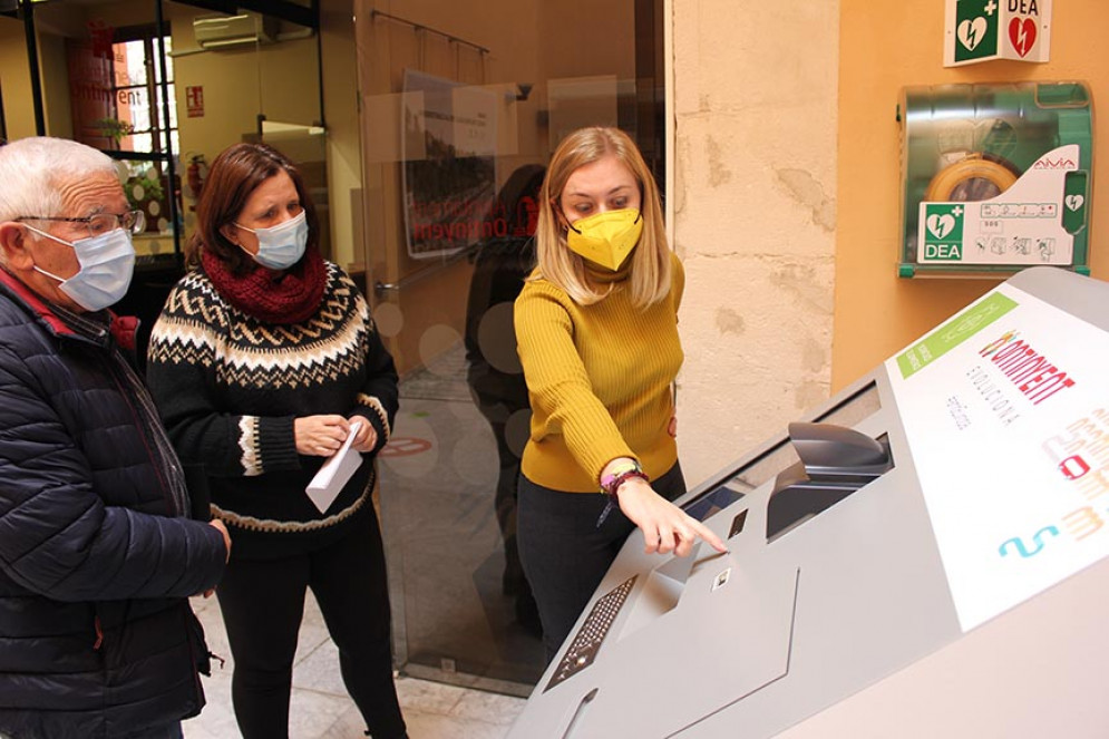 Ontinyent posa en marxa una Oficina Tàctil de Tramitació en l’accés a l’Ajuntament