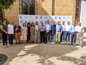 La Fundació Museu del Tèxtil visita espais museístics i empreses a Moncada i València