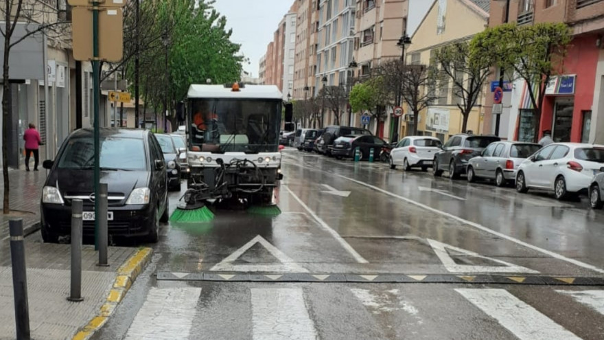 Ontinyent intensifica la neteja dels carrers i els   edificis públics que es mantenen oberts