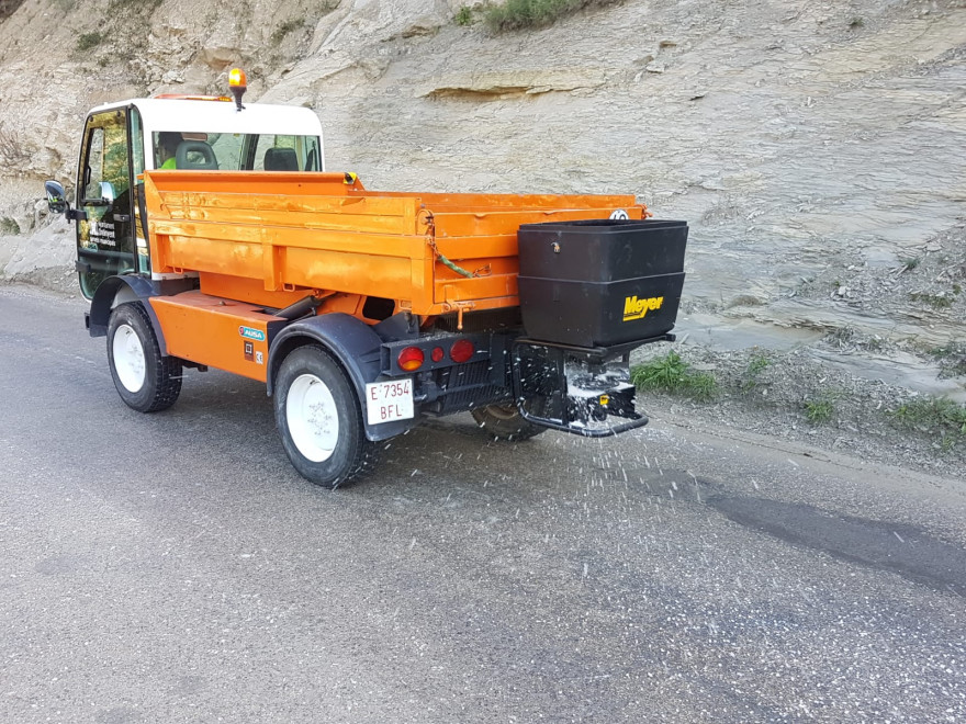 Ontinyent reparteix més d’una tona de sal als camins per millorar la seguretat davant les gelades