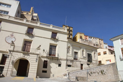 Els regidors de Compromís per Ontinyent renuncien a l&#039;aparcament autoritzat de la Plaça Major per dignificar-la